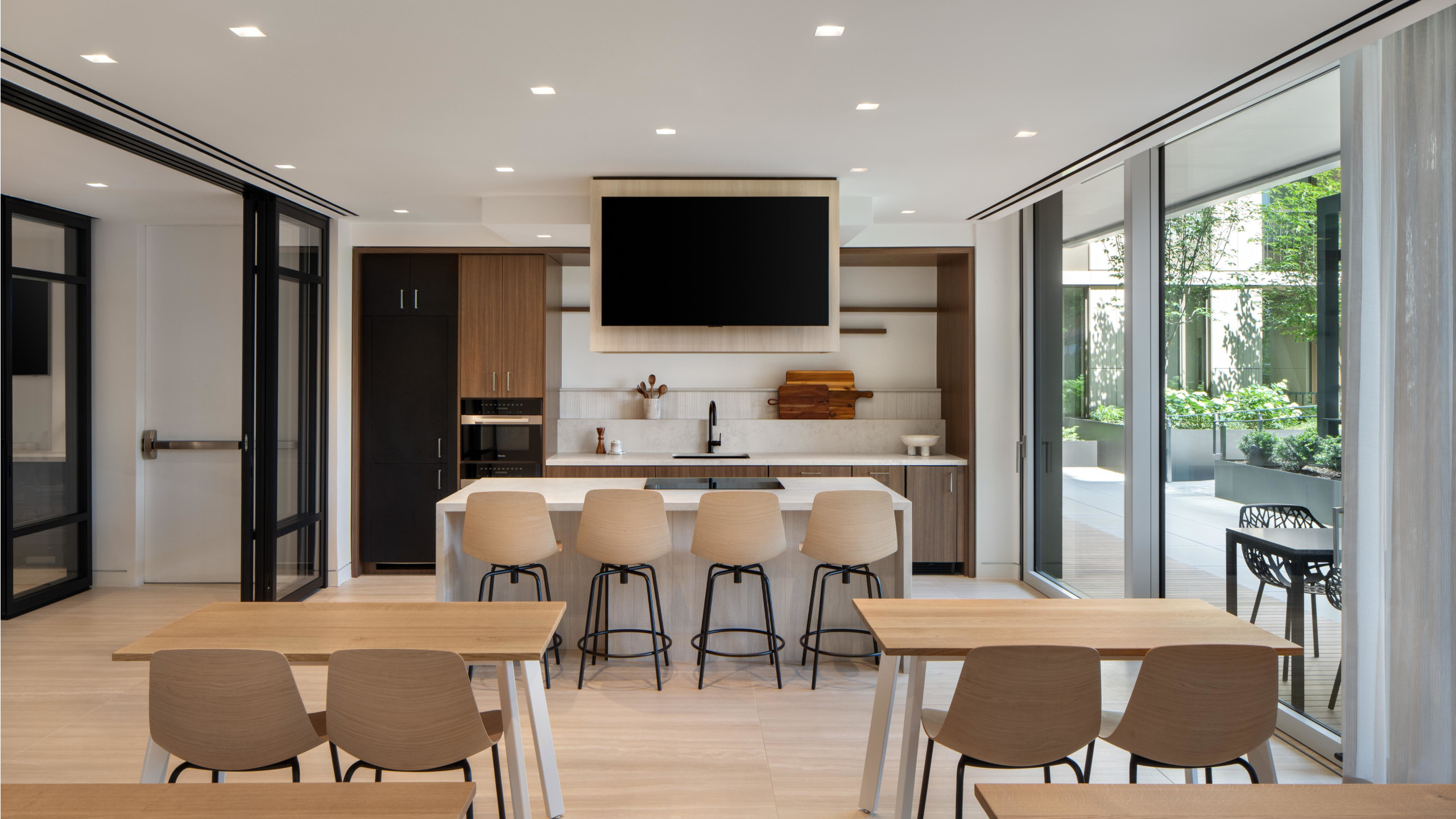 Lounge Kitchen